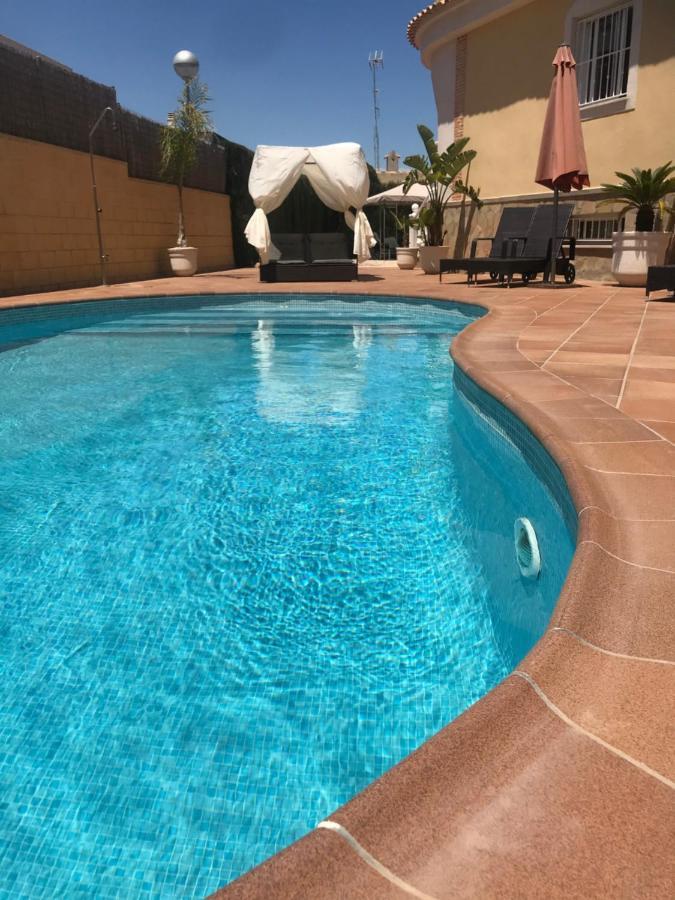 Vickys Villa Puerto Marino エクステリア 写真