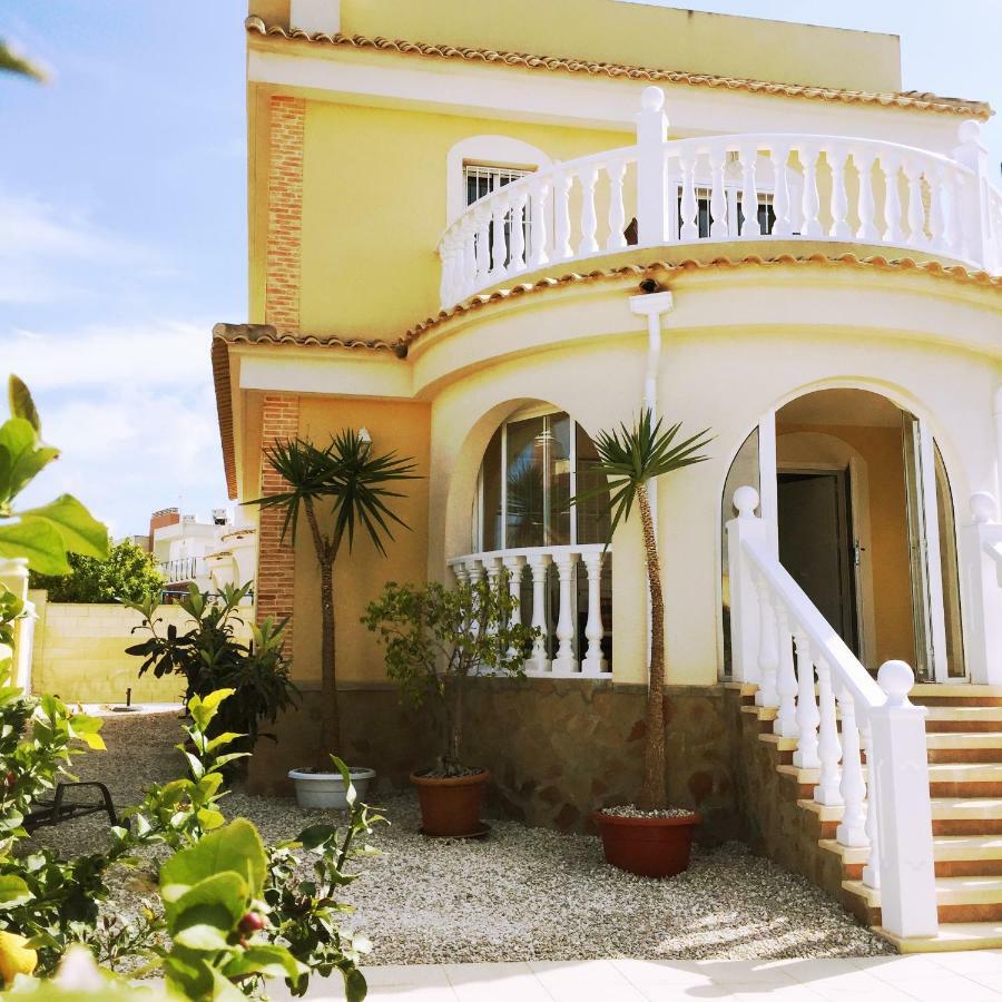 Vickys Villa Puerto Marino エクステリア 写真