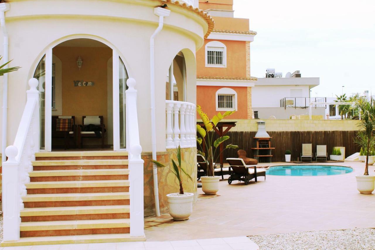 Vickys Villa Puerto Marino エクステリア 写真