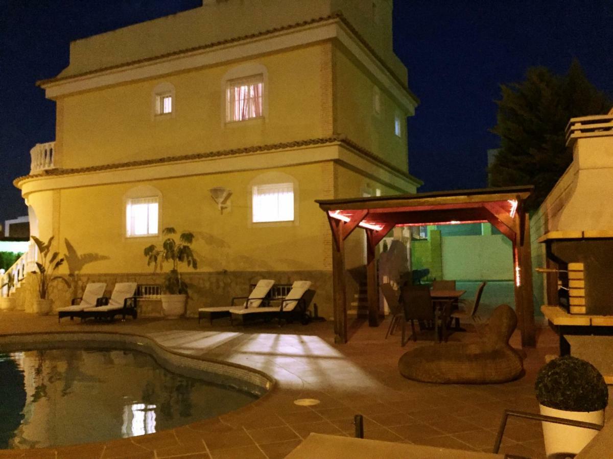 Vickys Villa Puerto Marino エクステリア 写真